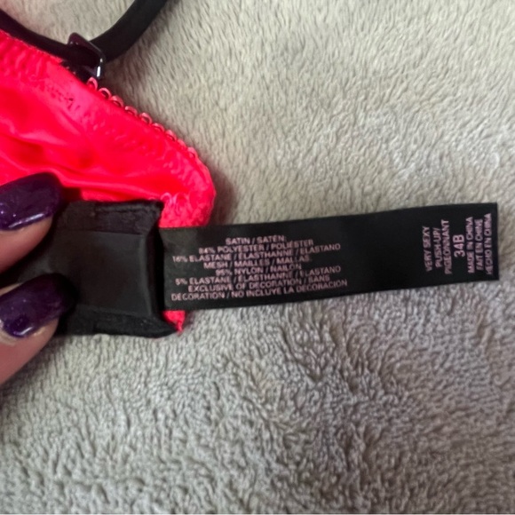 💕2/$35 💕 Victoria's Secret Neon Coral Very Sexy Pigeonnant Bra - Picture 8 of 8